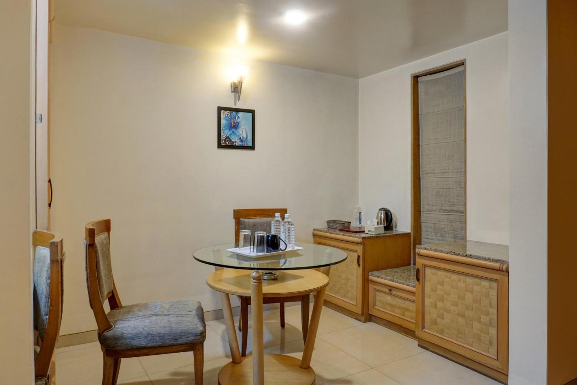 Townhouse Oak Orchard Hotel Pune Extérieur photo