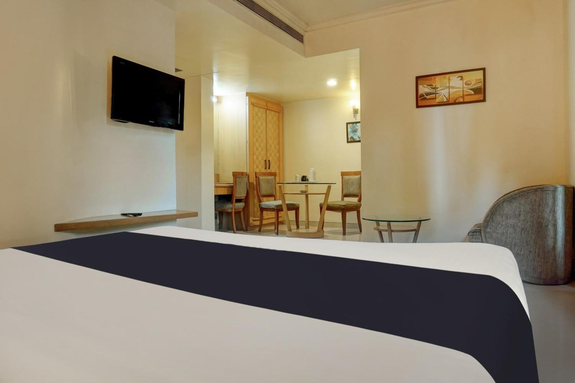 Townhouse Oak Orchard Hotel Pune Extérieur photo