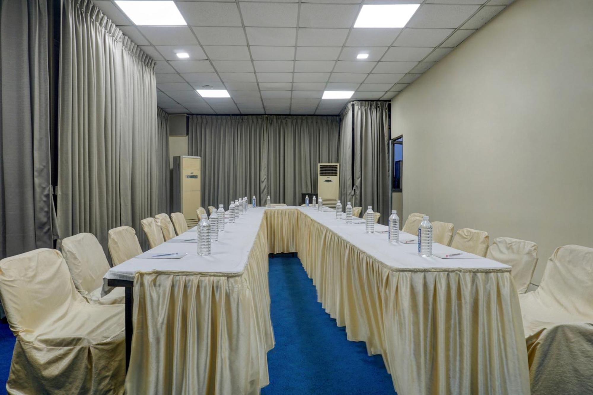 Townhouse Oak Orchard Hotel Pune Extérieur photo