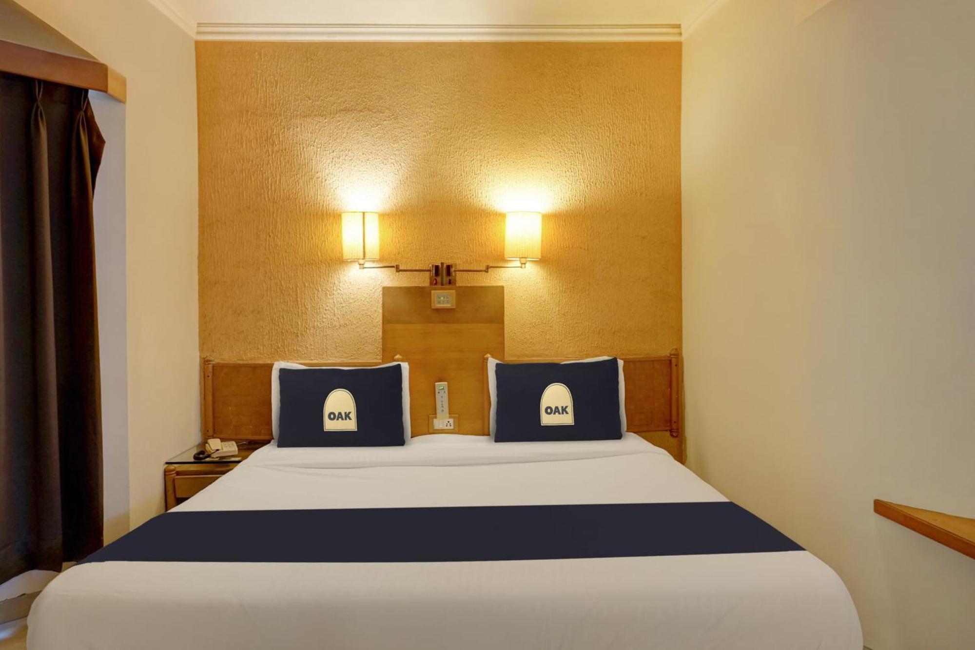 Townhouse Oak Orchard Hotel Pune Extérieur photo