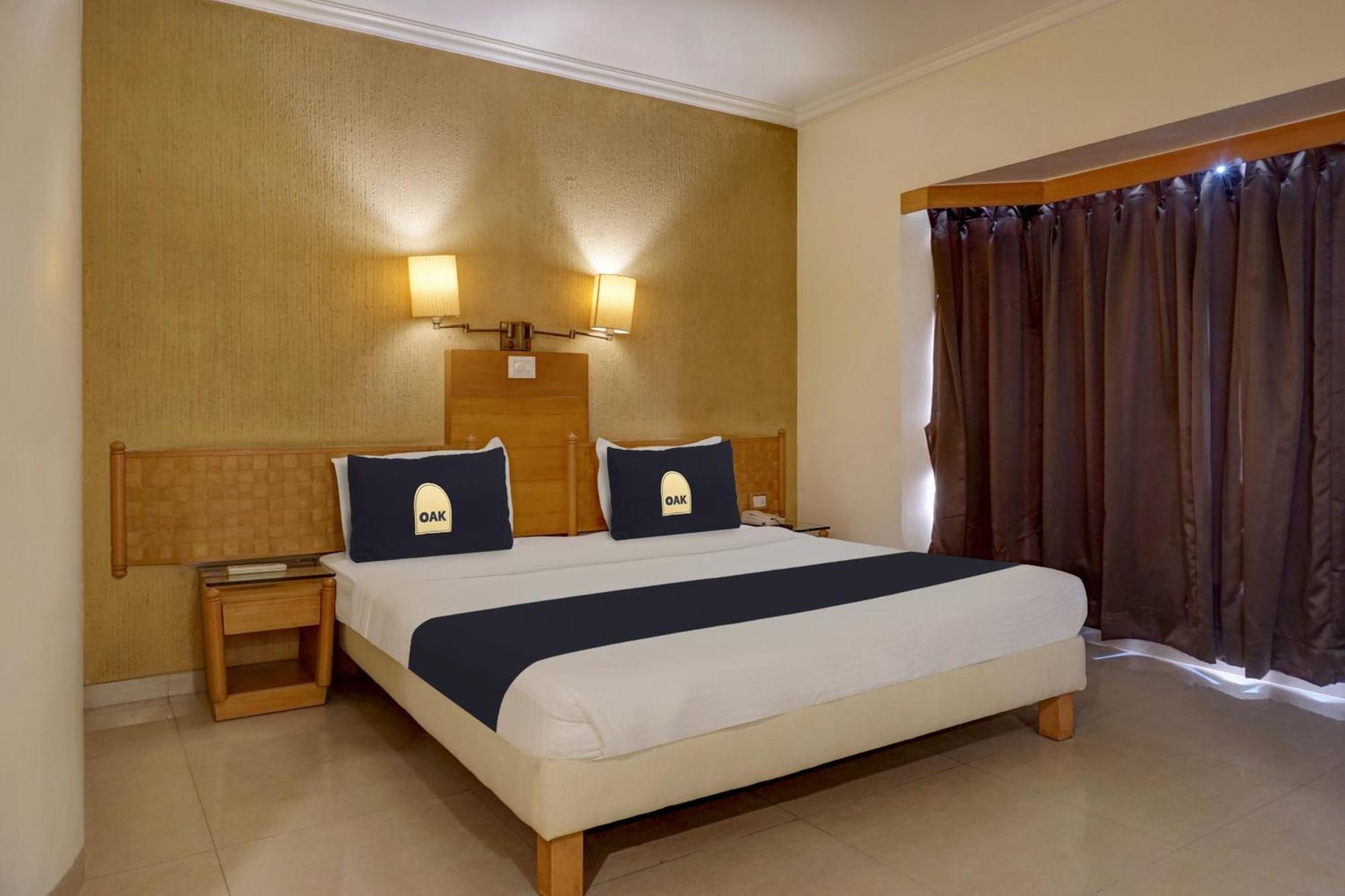 Townhouse Oak Orchard Hotel Pune Extérieur photo
