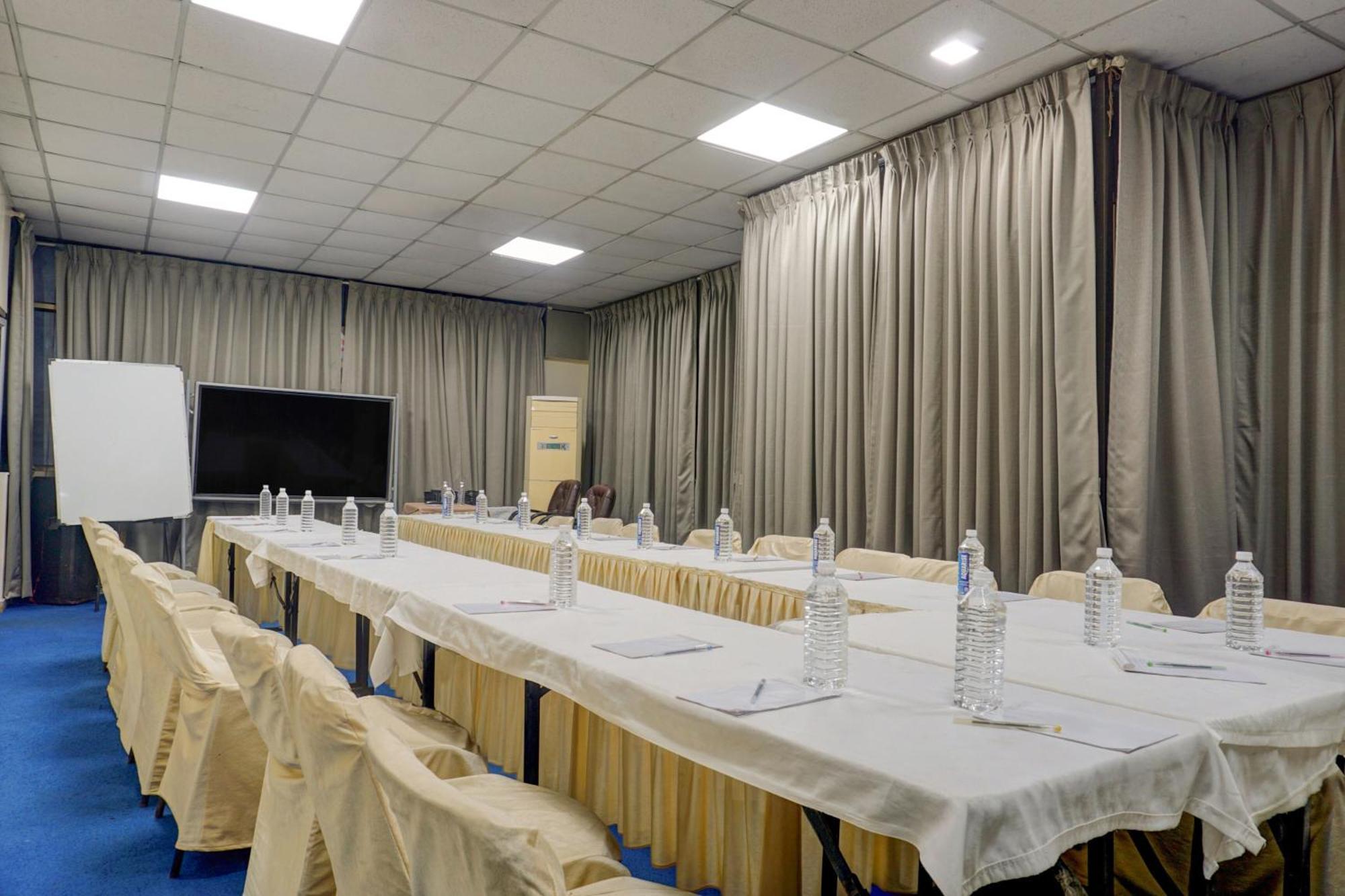 Townhouse Oak Orchard Hotel Pune Extérieur photo